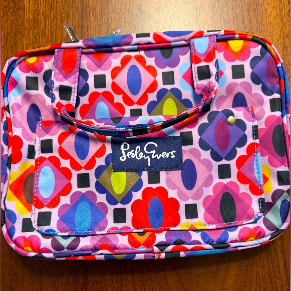 New Lesley Evers cosmetic bag